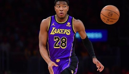  八村塁26分湖人险胜雷霆  