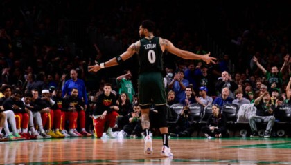  特雷杨三分盛宴老鹰主场射落猛龙