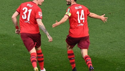  科隆门将超神扑救零封拜仁攻击群  