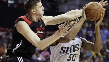  里尔防守固若金汤，零封对手收获关键三分