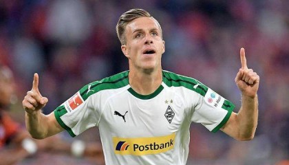  西汉姆联定位球战术奏效，客场艰难拿下三分