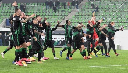  亚琛升班马发威，德甲主场逼平欧冠常客