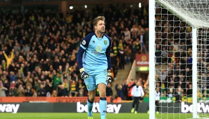  克莱蒙门将连续扑点，球队惊险守平强敌  