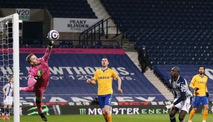  切尔西锋线集体迷失，水晶宫铁桶阵逼平豪门  